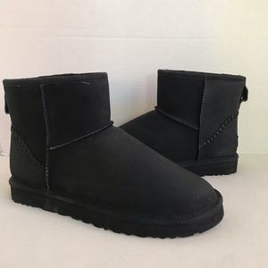 UGG Classic Mini Deco Megabuck leather Boots Black men’s 9 (=wms 11) New